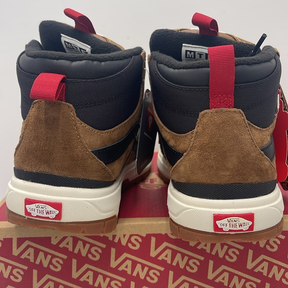 Vans WMNS Brown and Black High-Top Sneakers Boots Ultrarange Exo Hi
Dachshund - Picture 13 of 16